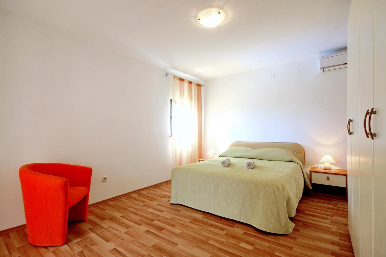 Sun Palace Residence Premantura Exterior photo